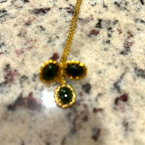 Onyx and gold necklace and earring set - Picture 1 of 3